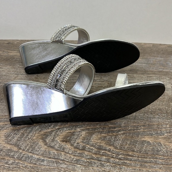 NEW Belle Beaur Women’s Sparkly Diamanté Toe Ring Wedge Heels Size 38/ 7.5 - Picture 5 of 7